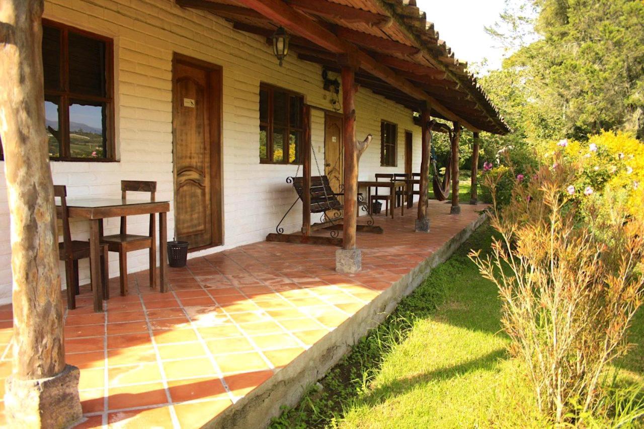 Hosteria Cananvalle Ibarra Extérieur photo